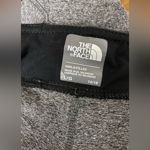 The North Face Girls Flashdry Cropped Leggings Gray Black Size Large 14/16 - Picture 4 of 7